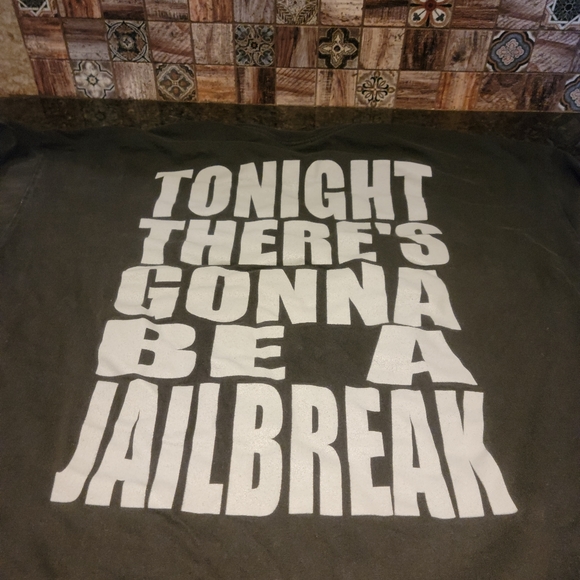 Is vintage thin Lizzie T-shirt 2 sided - Picture 2 of 2